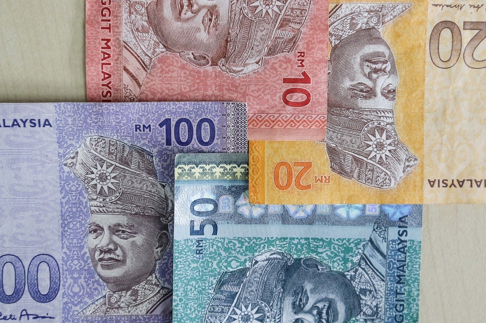 Ringgit strengthens against greenback as US tariff concerns weigh on global markets