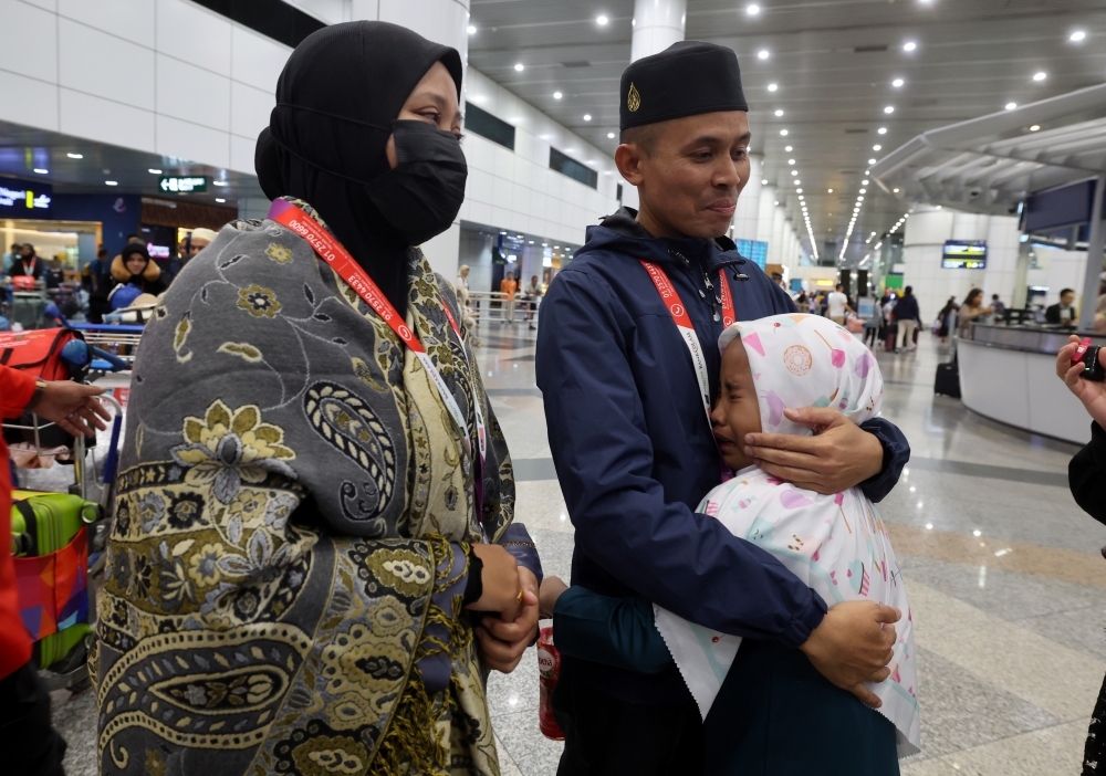 Malaysia begins Haj return flights, 31,600 pilgrims to fly home by July 10