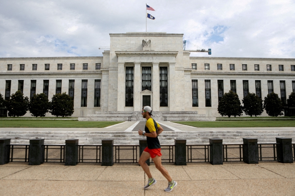 US Fed set to keep rates unchanged, resisting Trump's calls for cuts amid economic uncertainty