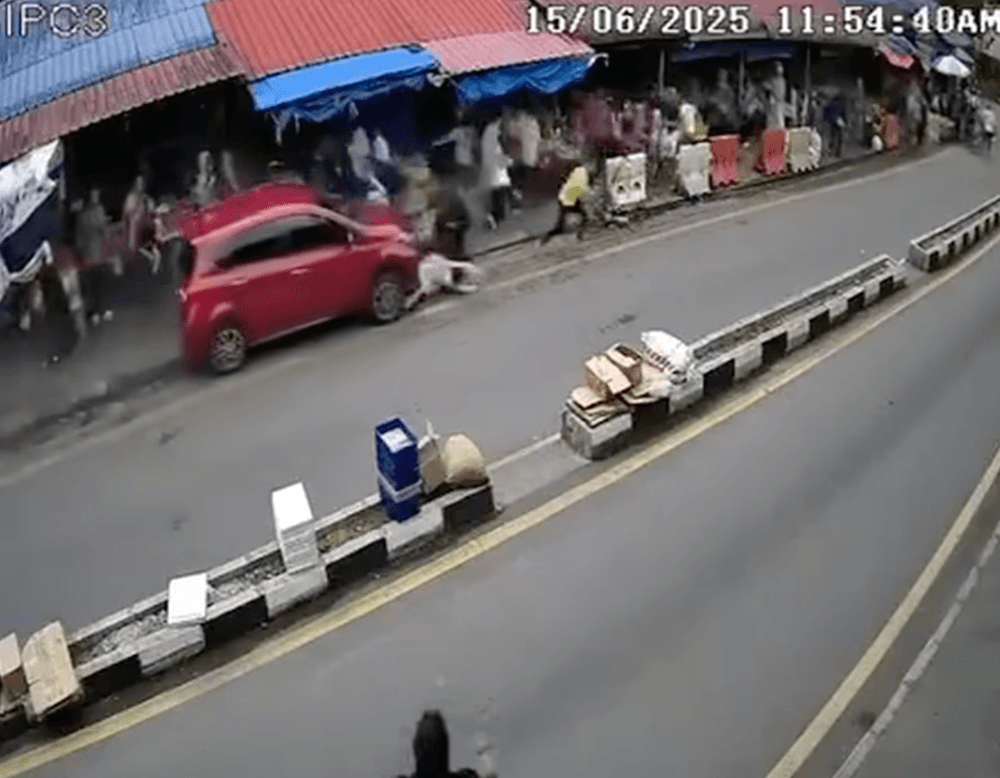 Driver suffers suspected seizure, Myvi hits four pedestrians in Cameron Highlands (VIDEO)