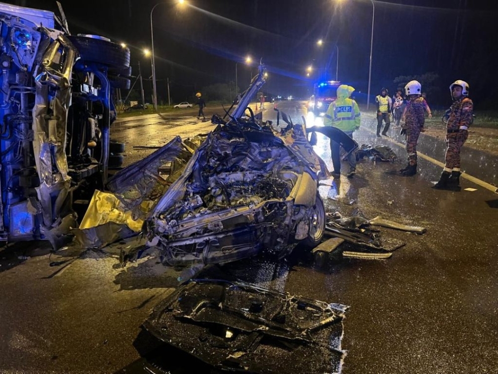 Crash in Kuantan kills couple, leaves their three children orphaned and in hospital