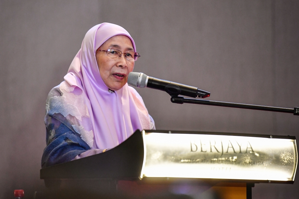 Wan Azizah says women's empowerment needs more than lip service, calls for corporate pledges and govt backing