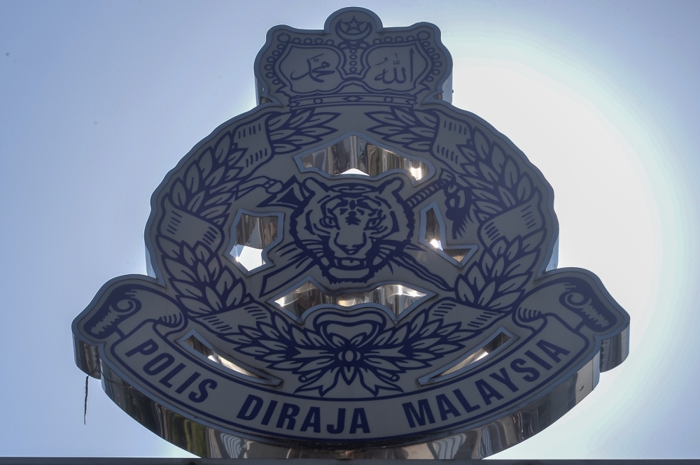Police hunt trio after machete-wielding robbery at Teluk Intan entertainment outlet