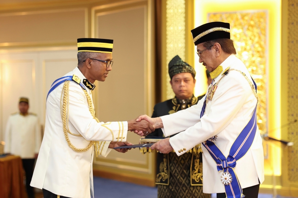 Musa Aman: Integrity must guide all levels of Sabah's administration as 60 honoured at state ceremony