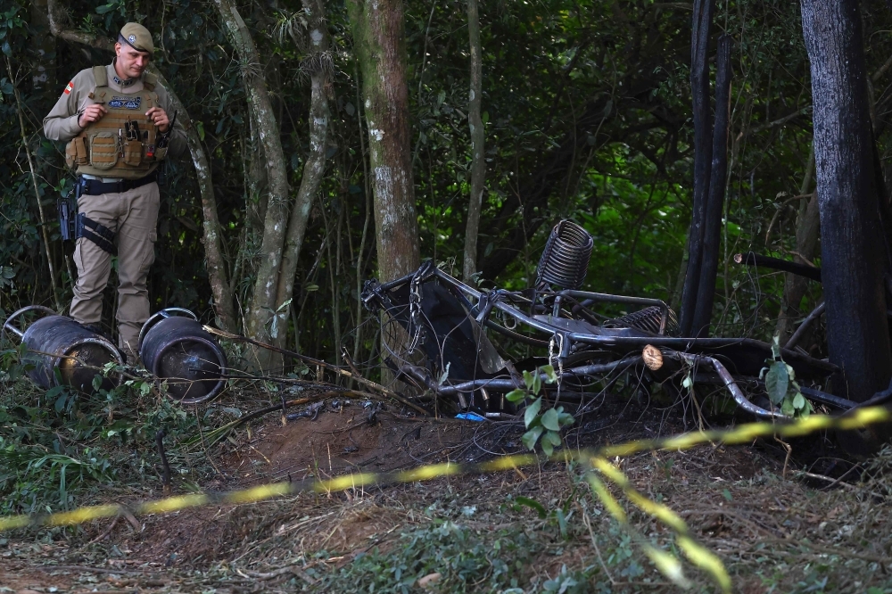 Hot-air balloon inferno over Brazil tourist town Praia Grande kills eight