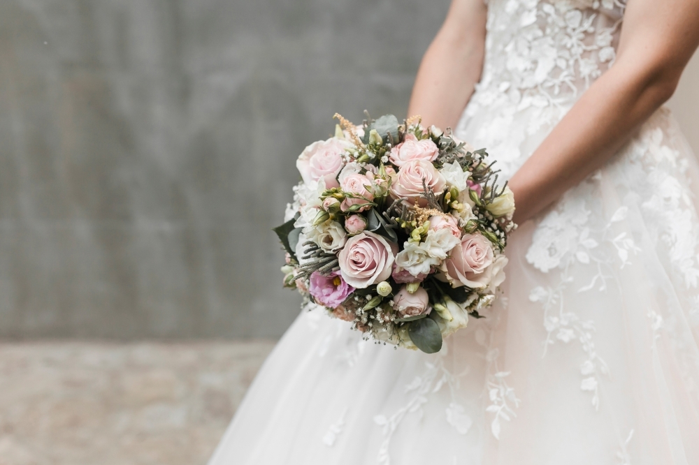 Gunmen crash wedding in Provence: Bride dead, groom escapes, one attacker run over