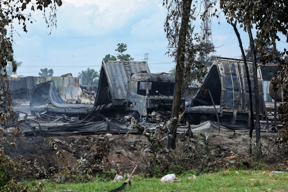 Johor oil store fire: Nine out of 10 affected premises lacked valid licences, says JB City Council