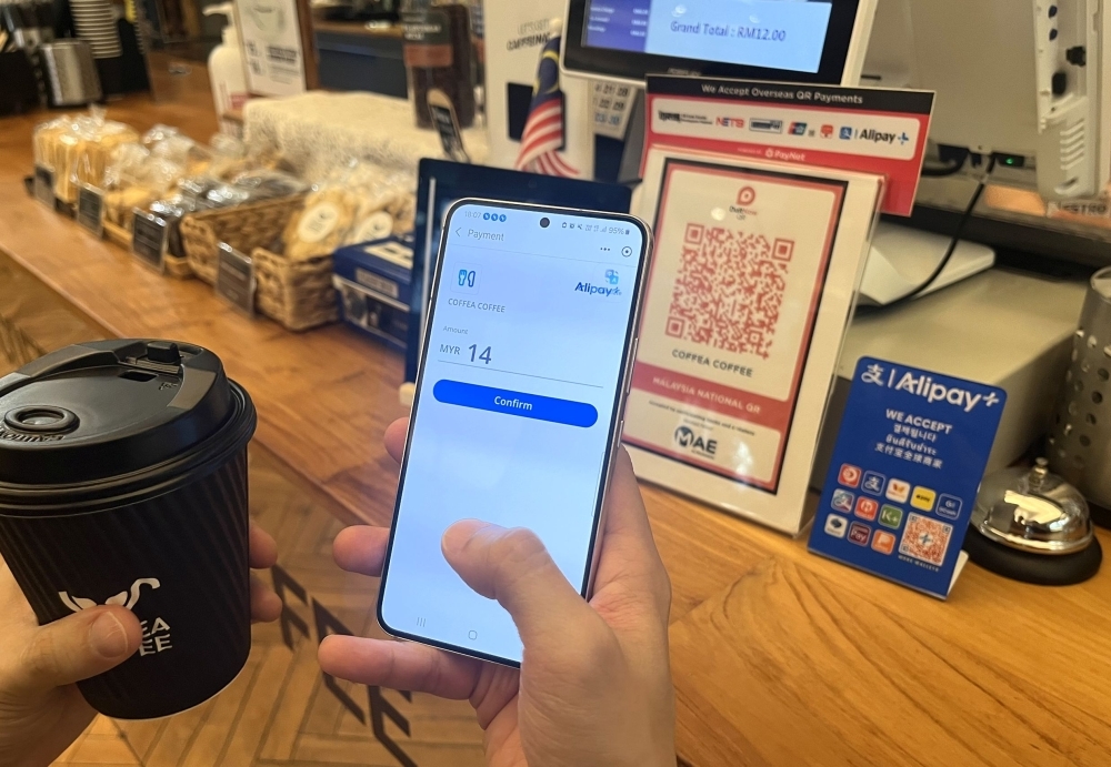 Chinese tourists can now pay via DuitNow QR at 2.5 million Malaysian shops using Alipay, Weixin Pay