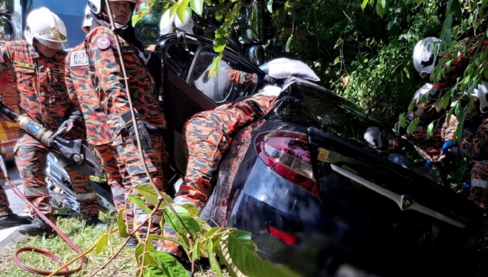 One killed, two injured in car-lorry crash on East-West Highway near Banjaran Titiwangsa R&R