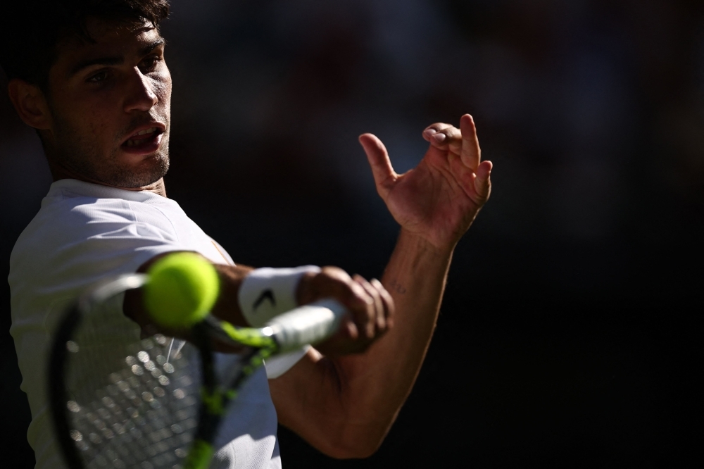 Alcaraz survives Wimbledon scare, Sabalenka serene, but others feel the heat