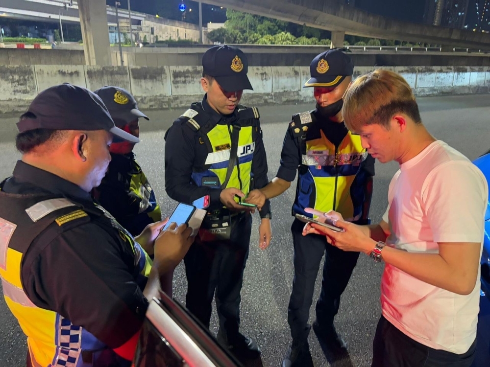More than 200,000 Singapore vehicles cleared for VEP as enforcement kicks in