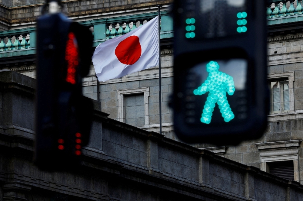 Japan briefly orders evacuation as 1,000 quakes shake Tokara Islands since June
