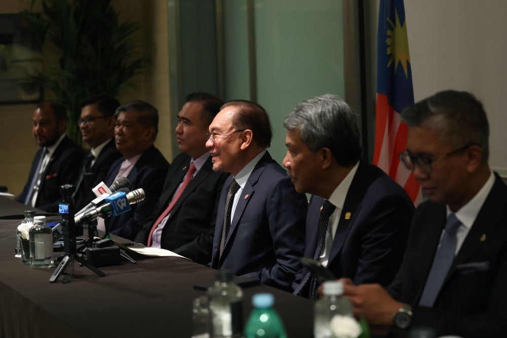 Anwar to kick off major diplomatic push in Paris with top French officials