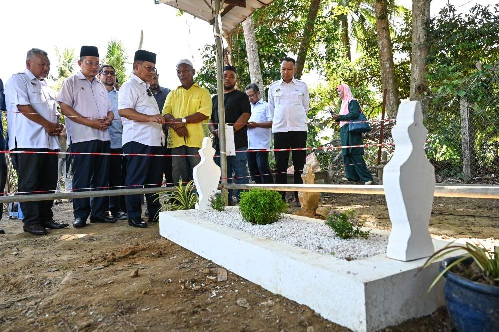 Visitors warned against superstitious acts at UPSI student's grave in Terengganu, told to respect family and Islam