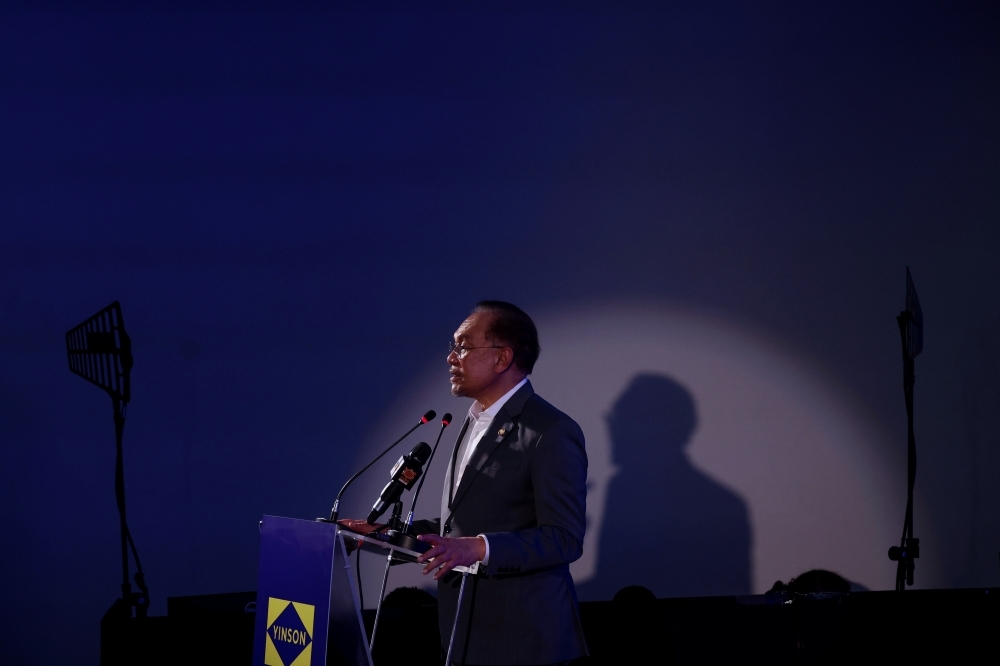 Citing Petronas and Yinson success in Brazil, Anwar urges Malaysian firms to go beyond China, US