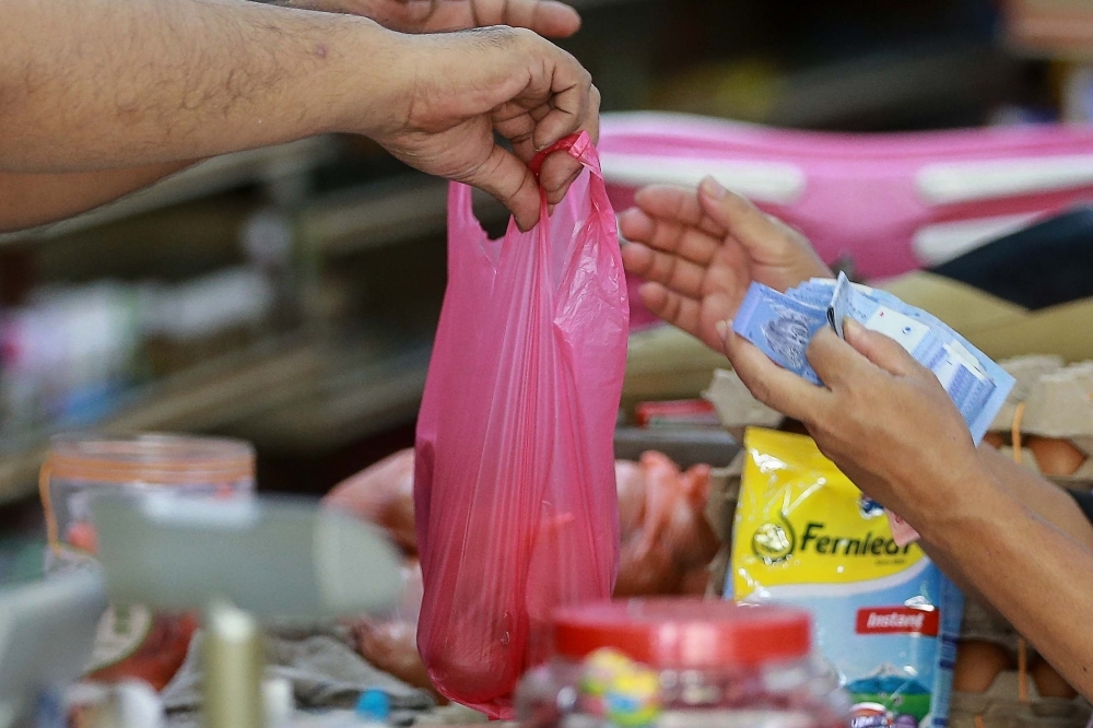 Selangor to enforce ‘No Plastic Bag Day' across all 12 local councils by early 2026