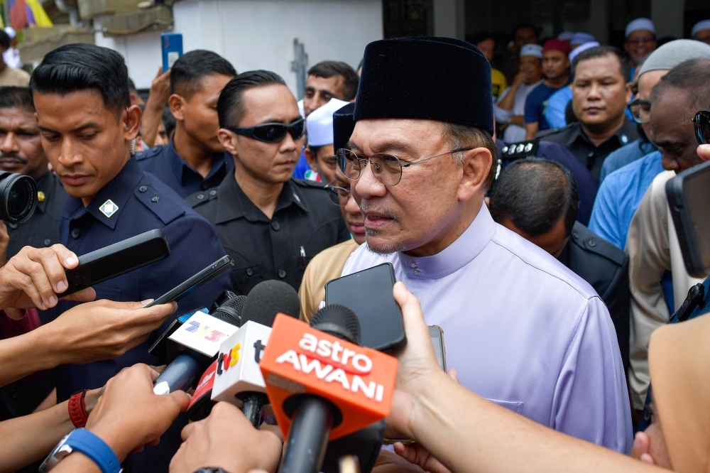 Anwar: House arrest document for Najib now a matter for the courts