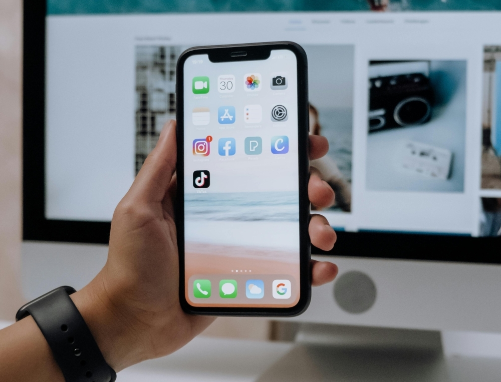 Unhealthy obsession: Malaysian steals RM126,000 from Singapore employer to buy gifts for her favourite TikTok influencers
