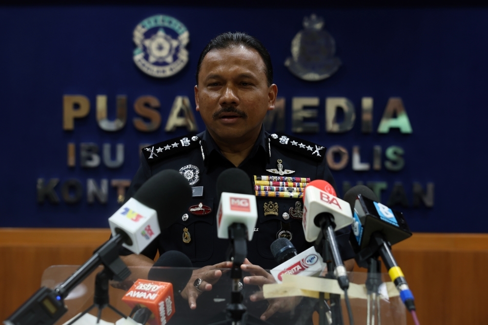 Kelantan chicken trader, husband remanded another week over RM3.1m ganja bust