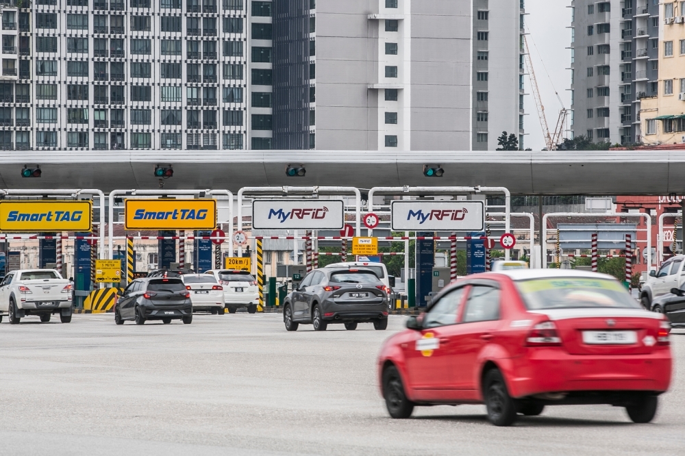 Plus: Road diversion at Sungai Besi Toll to UPM Interchange for gantry installation tonight