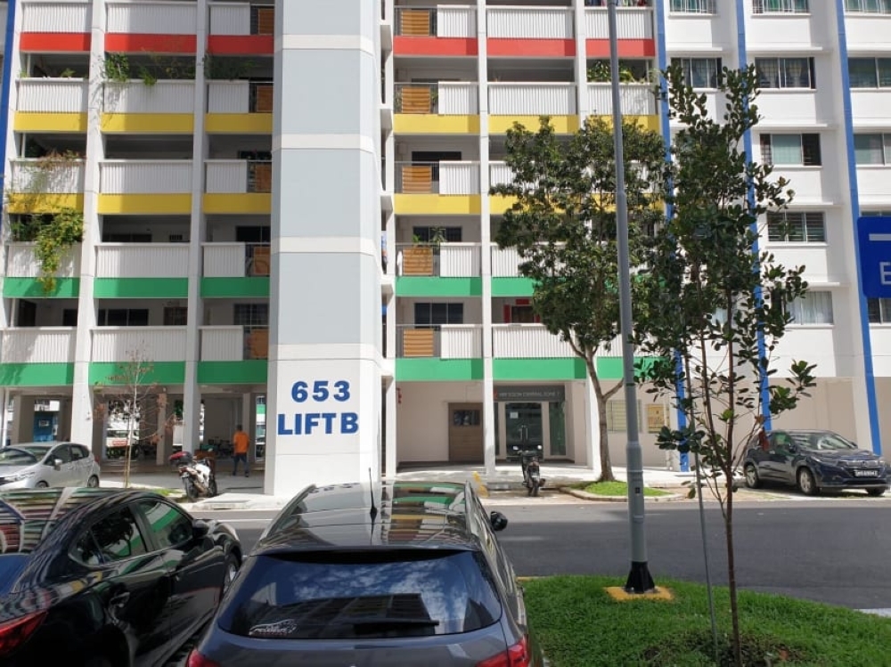 Knife dispute between neighbours in Singapore's Yishun flats leaves one dead, another wounded