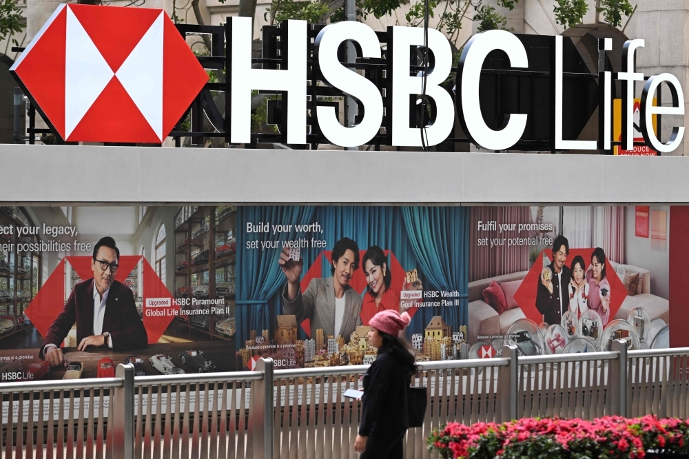 HSBC's chair hunt going so poorly they're re-approaching people they already rejected