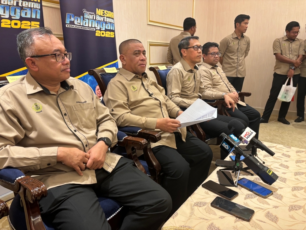 Unpredictable winds rule out cloud seeding for Bukit Merah lake, other fixes sought to address low water levels