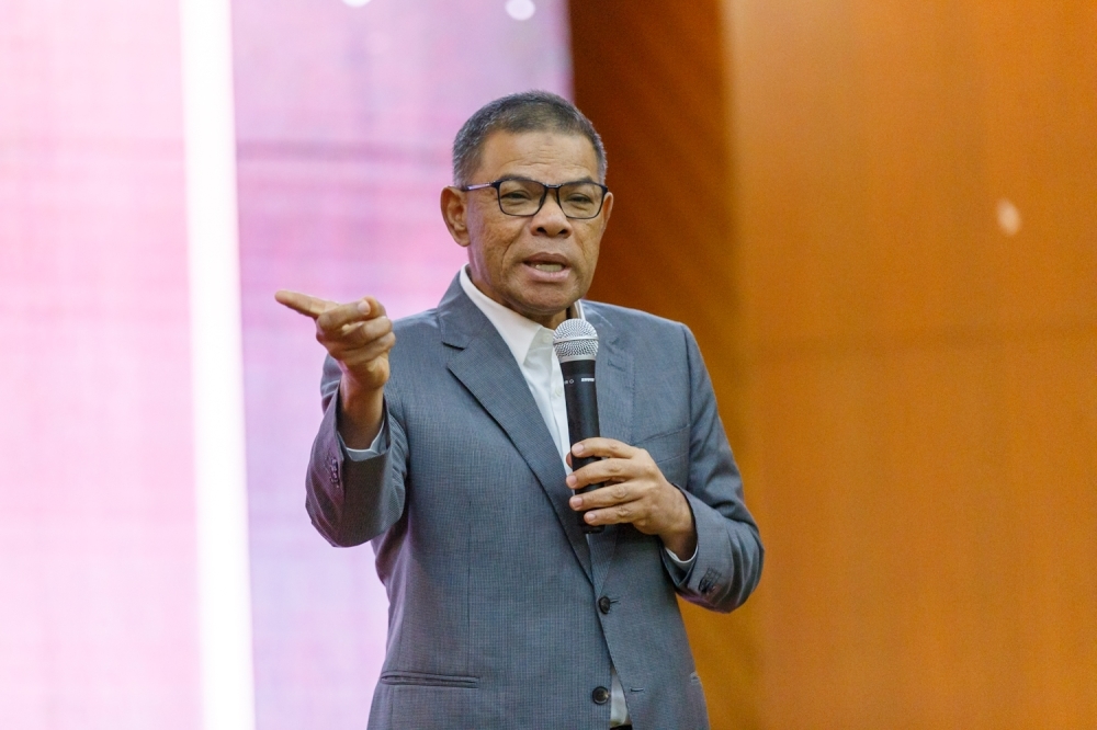 Home Minister hails Immigration as ‘face of the nation' as Malaysian passport power ranks 8th globally