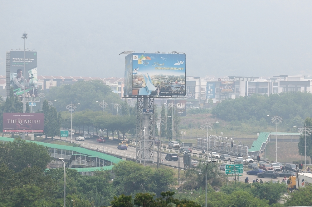 Air pollution levels worsen over five states, nine areas recording unhealthy API readings as of 3pm