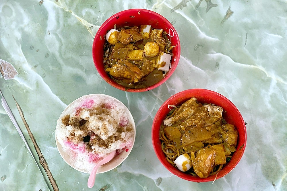 Why Kajang diners keep returning to Chong Kee for its dry chicken curry ‘mee' and old-school ABC