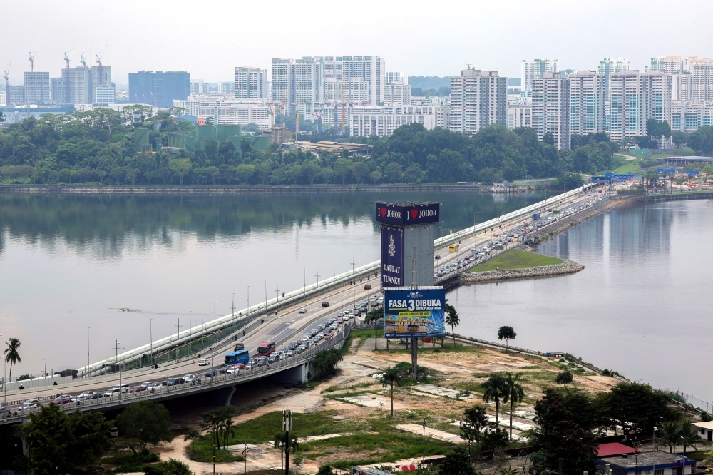 Human Resources Ministry opens two probes into Johor bus company following driver strike over salary cuts and excessive overtime