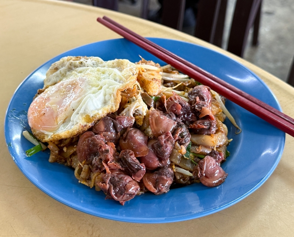 Ah Seong Fried Keow Teow, previously from Restoran Hong Joo, is now at 92 Fatt Kee Kopitiam, PJ Old Town