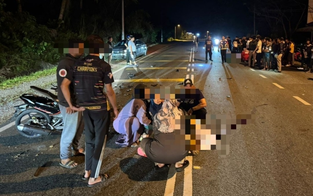 Two teens killed after motorcycles crash into lorry in Kota Tinggi