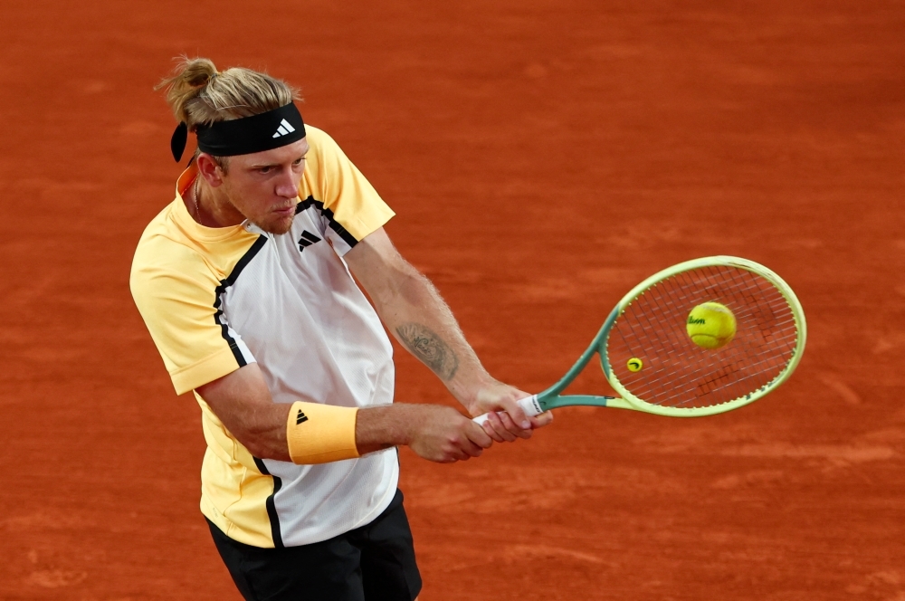 Top seed Fritz crashes out as Raducanu and Fernandez revive US Open magic in DC