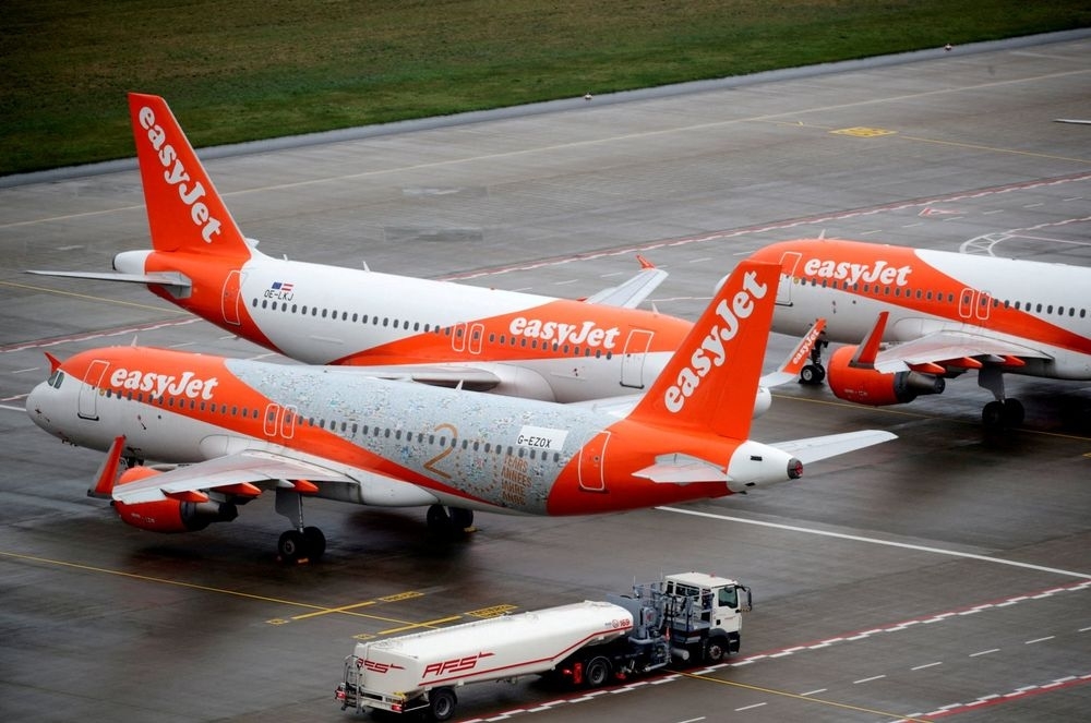 Man arrested after disturbance on Glasgow flight, UK police launch terror probe