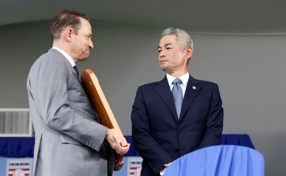 ‘Rookie' Ichiro among five inducted into Baseball Hall of Fame