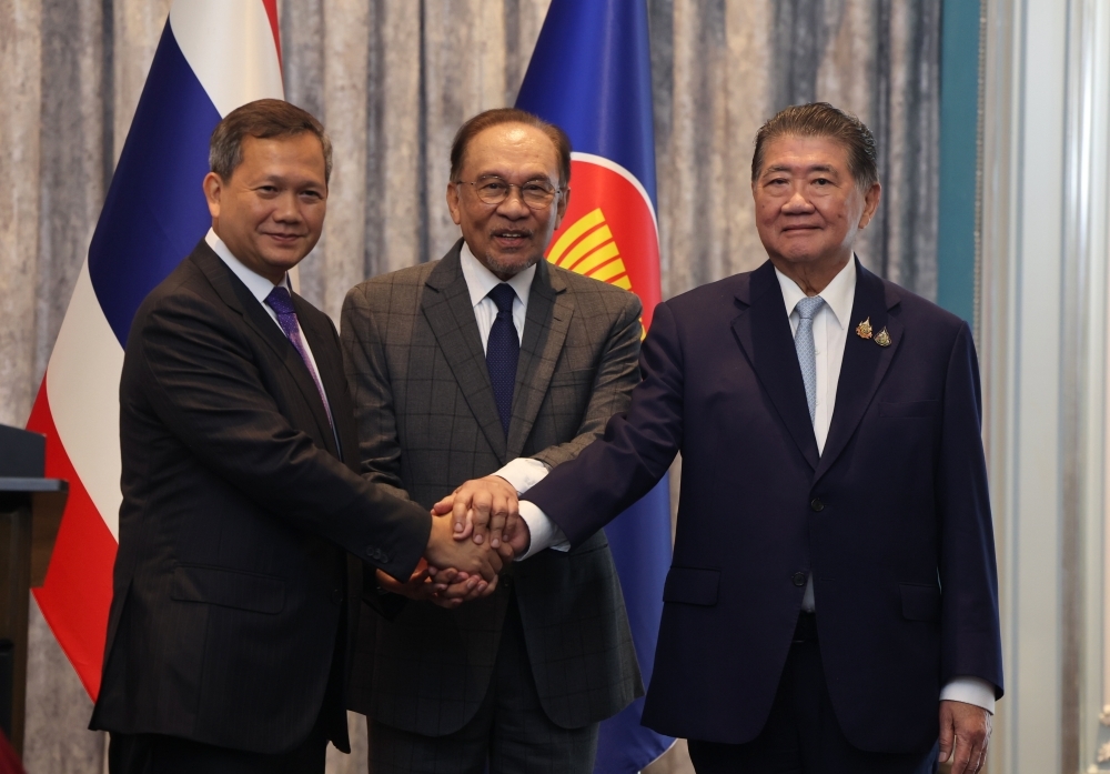 A delicate and decisive step towards a ceasefire on the Thai and Cambodian frontline — Phar Kim Beng