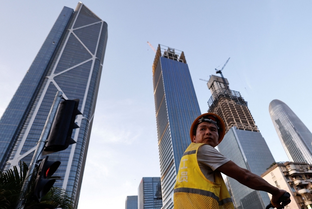 Guangzhou and Shenzhen feel chill of global trade headwinds, miss China's GDP mark