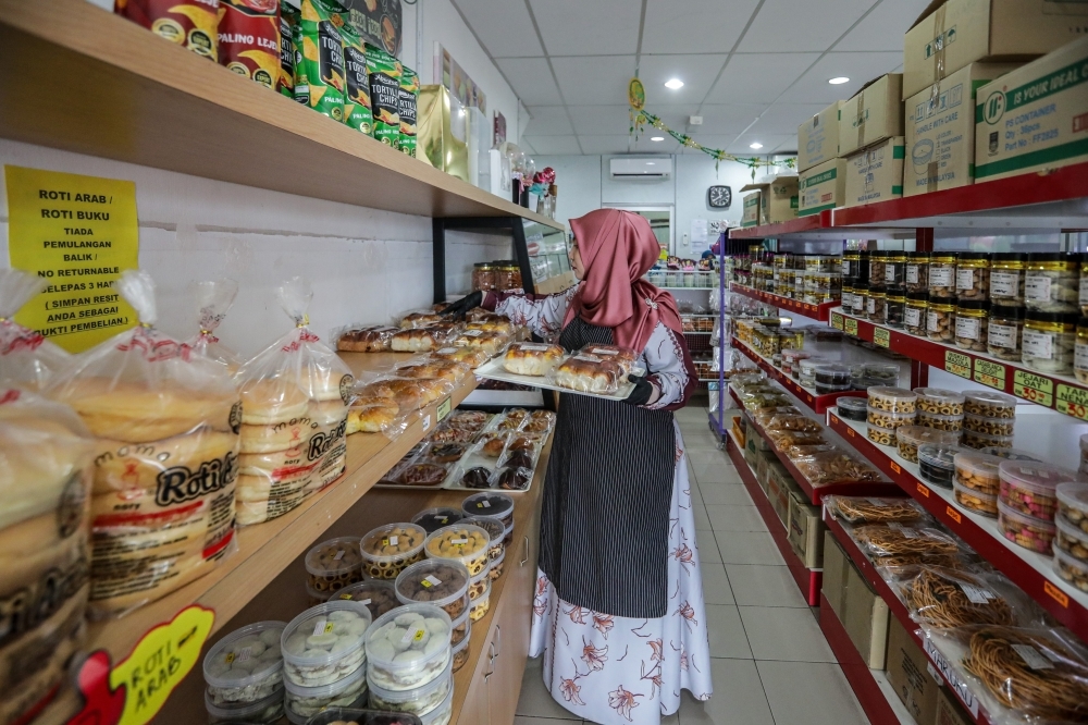 Perlis entrepreneurs use TikTok, digital skills learned at Nadi centres to boost sales and reach customers nationwide