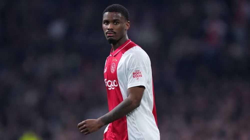 Chelsea land Netherlands defender Hato from Ajax on seven-year contract