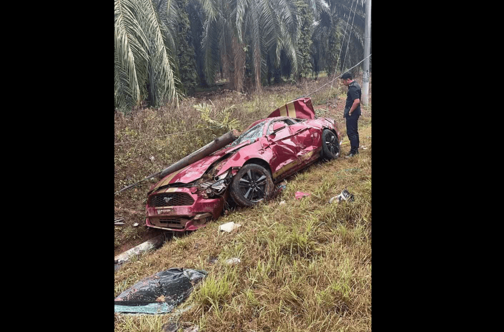 In Johor, couple in Ford Mustang killed after car slams into power poles near Segamat