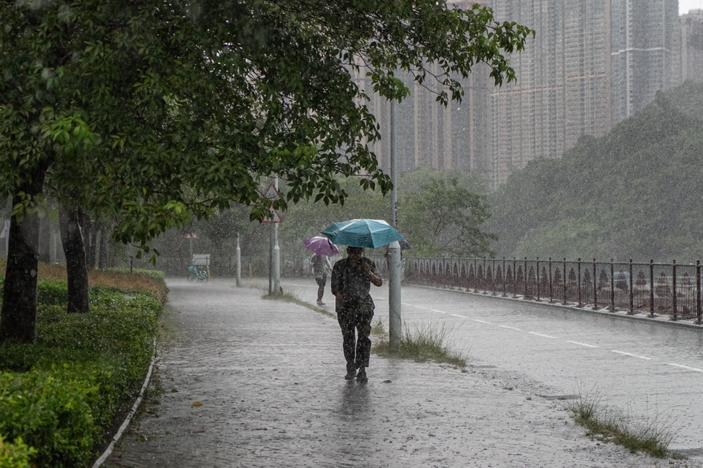 Hong Kong police investigate mangled body found on street, search for missing body parts