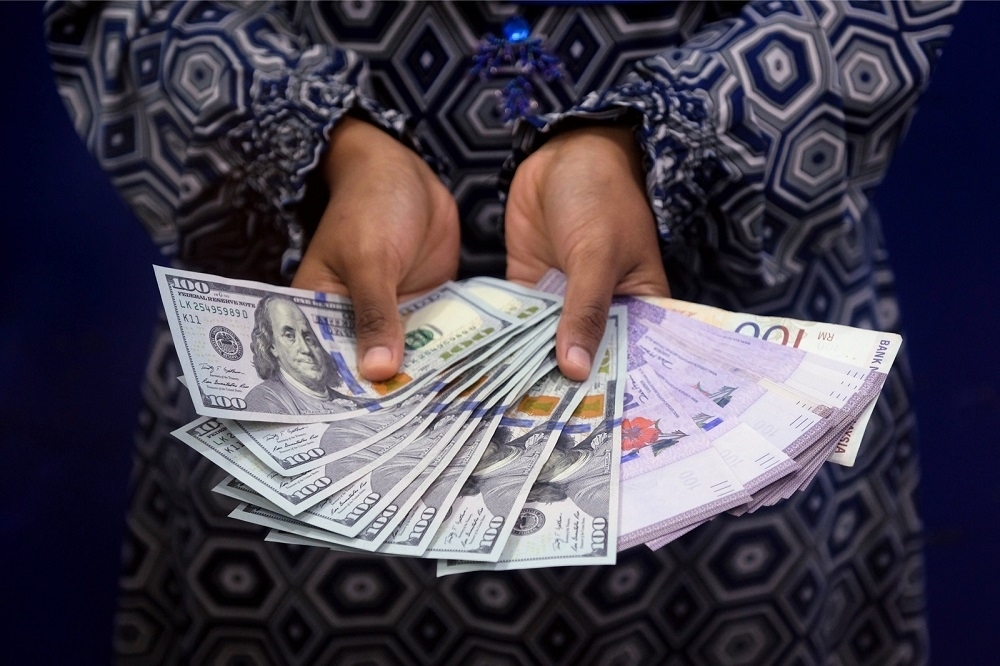 Ringgit strengthens on weaker US data and rate cut hopes