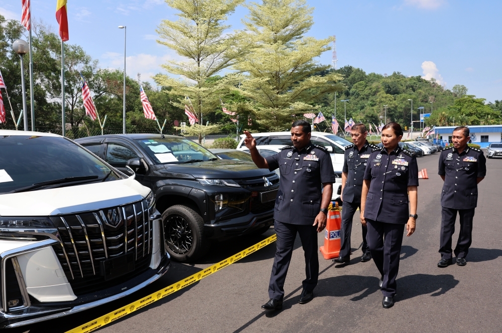 Like parking fee: Group says luxury car owners rather pay RM300 fine than insure vehicles