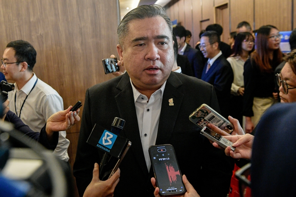 KLIA Aerotrain glitch fixed in 15 minutes, not a breakdown, says Loke