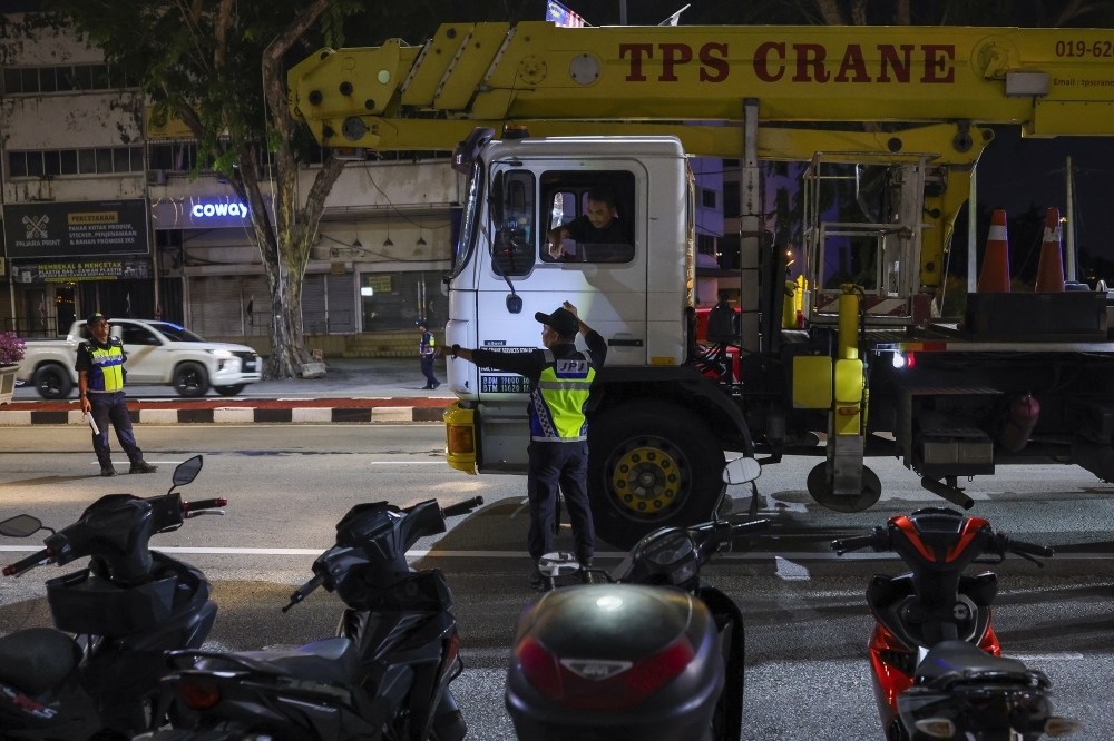 Use foreign drivers, lose your lorry, JPJ warns companies under strict new rule
