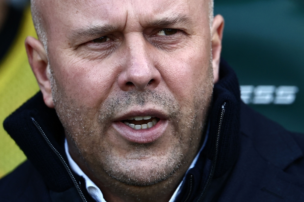 Liverpool manager Slot refuses to rule out fresh Isak bid with Nunez set for Al Hilal