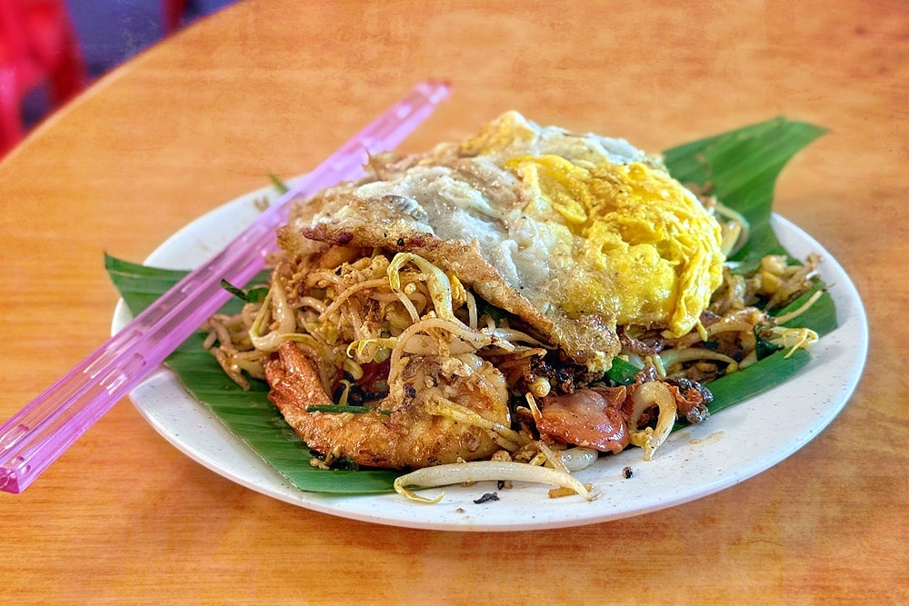 A tale of two noodles: The best ‘char kway teow' and ‘wantan mee' in Cheras at this steamed fish head restaurant in Taman Connaught