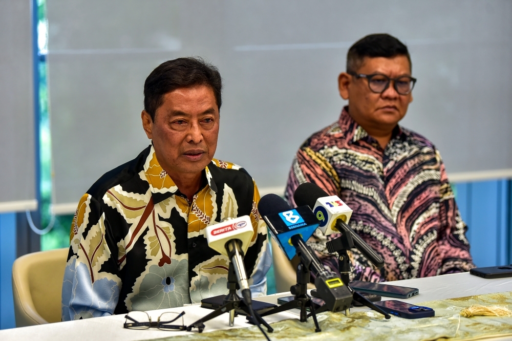 MACC: Two journalists nabbed in smuggling ring formerly military intelligence, media job acts as front for syndicate