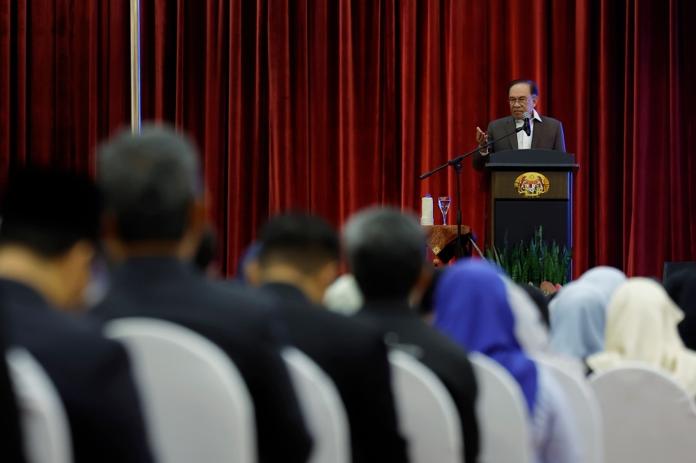 Anwar warns against ‘AI Productivity Paradox' in Malaysia's digital transformation